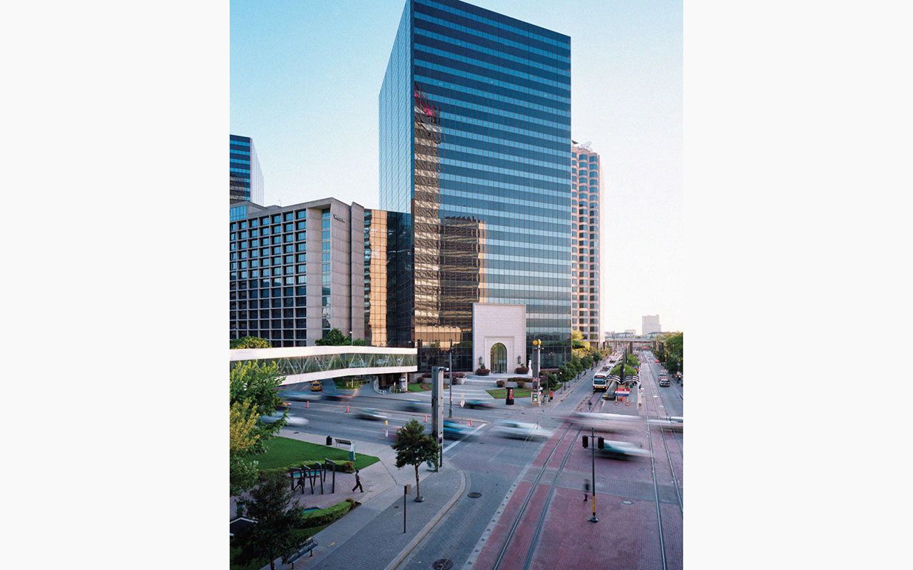 Plaza of the Americas – Dallas Arts District